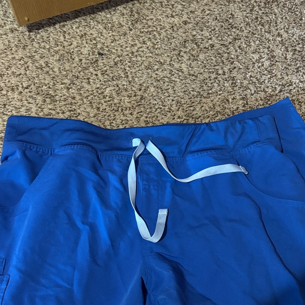 Figs Women's Kade Cargo Scrub Pants